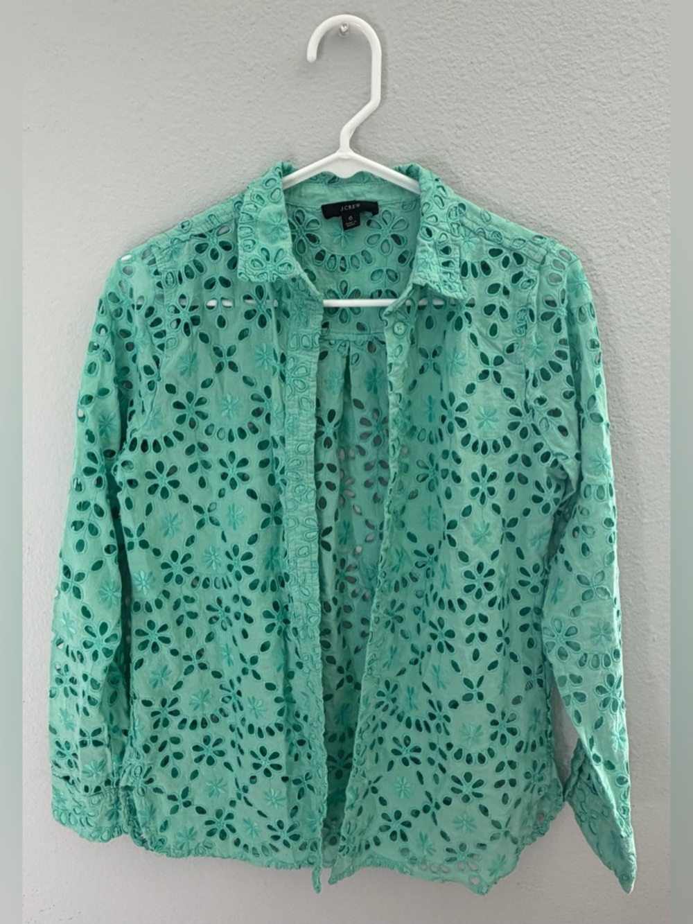 J. Crew Women’s Mint Crochet Green Eyelet Button-Down Shirt- Size 6 - Picture 2 of 10